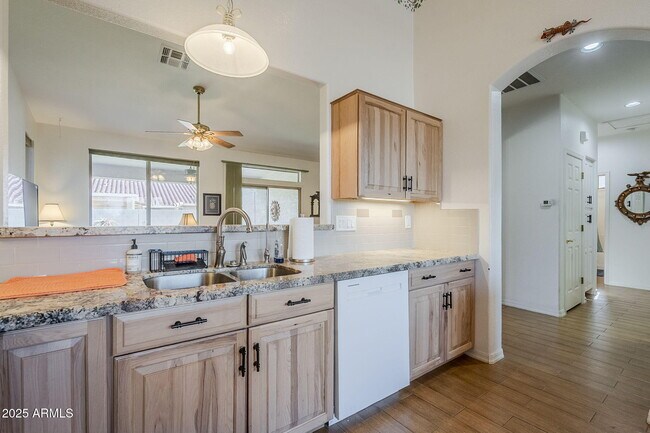 Building Photo - 4269 E Cassia Ln