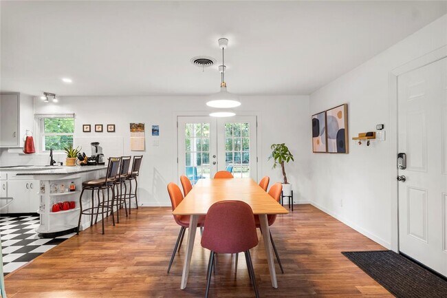 Building Photo - 1611 Ashberry Dr