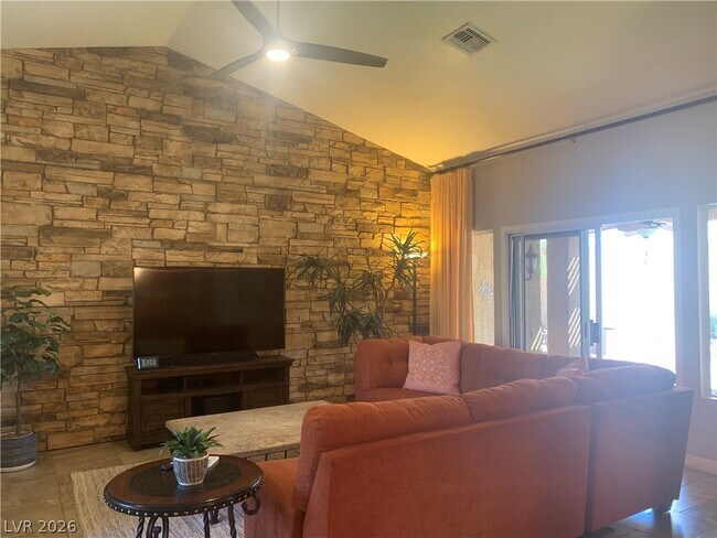 Building Photo - 2924 Crown Ridge Dr