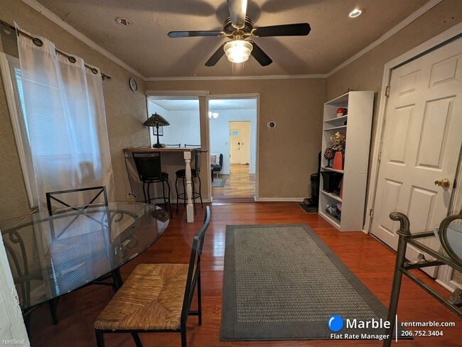 Building Photo - 2 br, 1 bath House - 849 W Brevard St