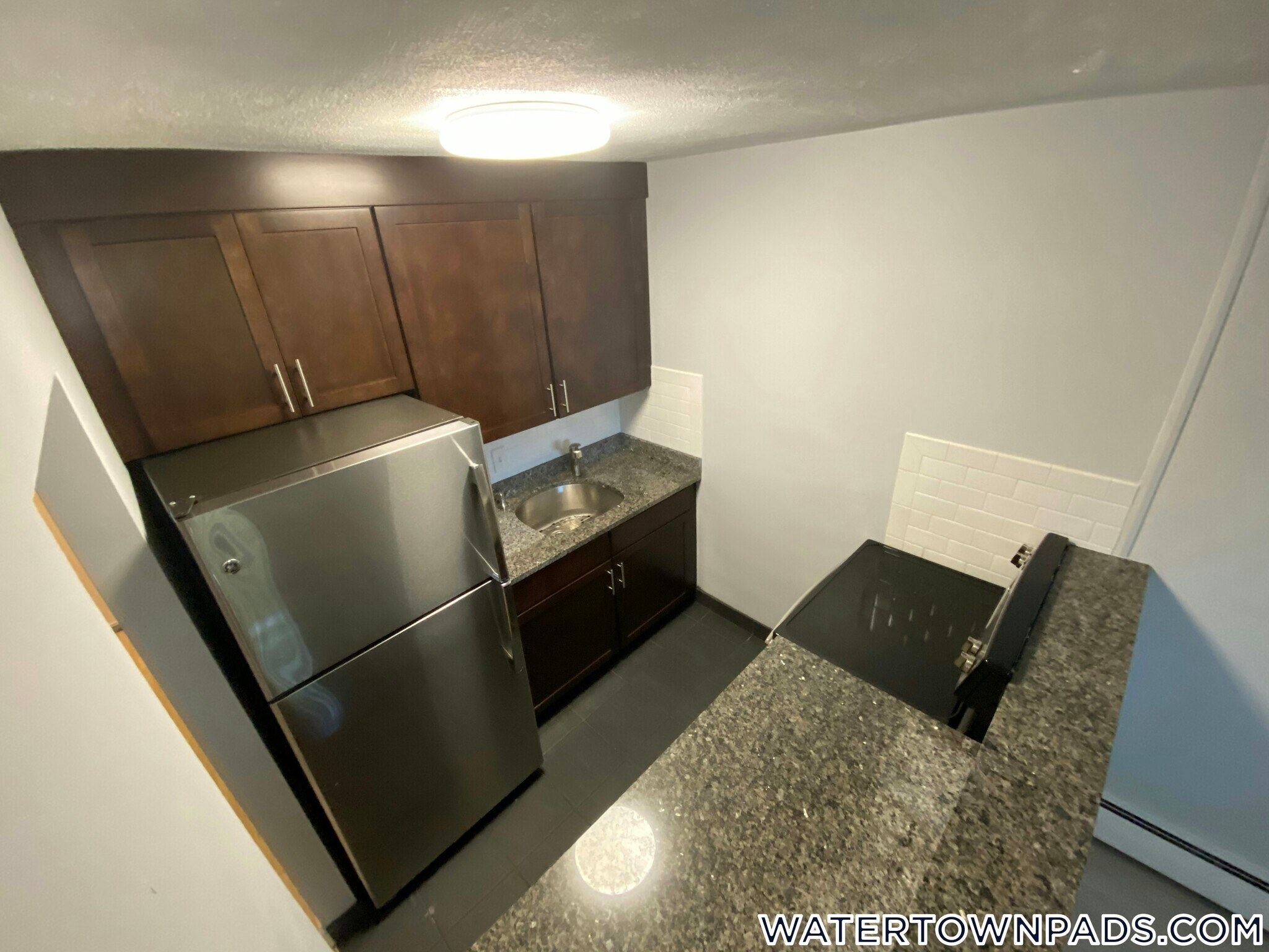 Building Photo - 16 Whites Ave