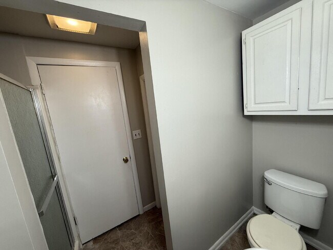 Building Photo - Charming 1 Bedroom, 1 Bathroom Apartment in the Heart of Sparta, MI