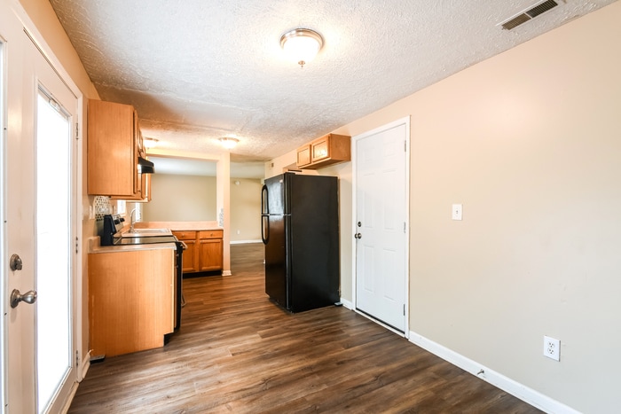 Building Photo - 907 Coolee Ln