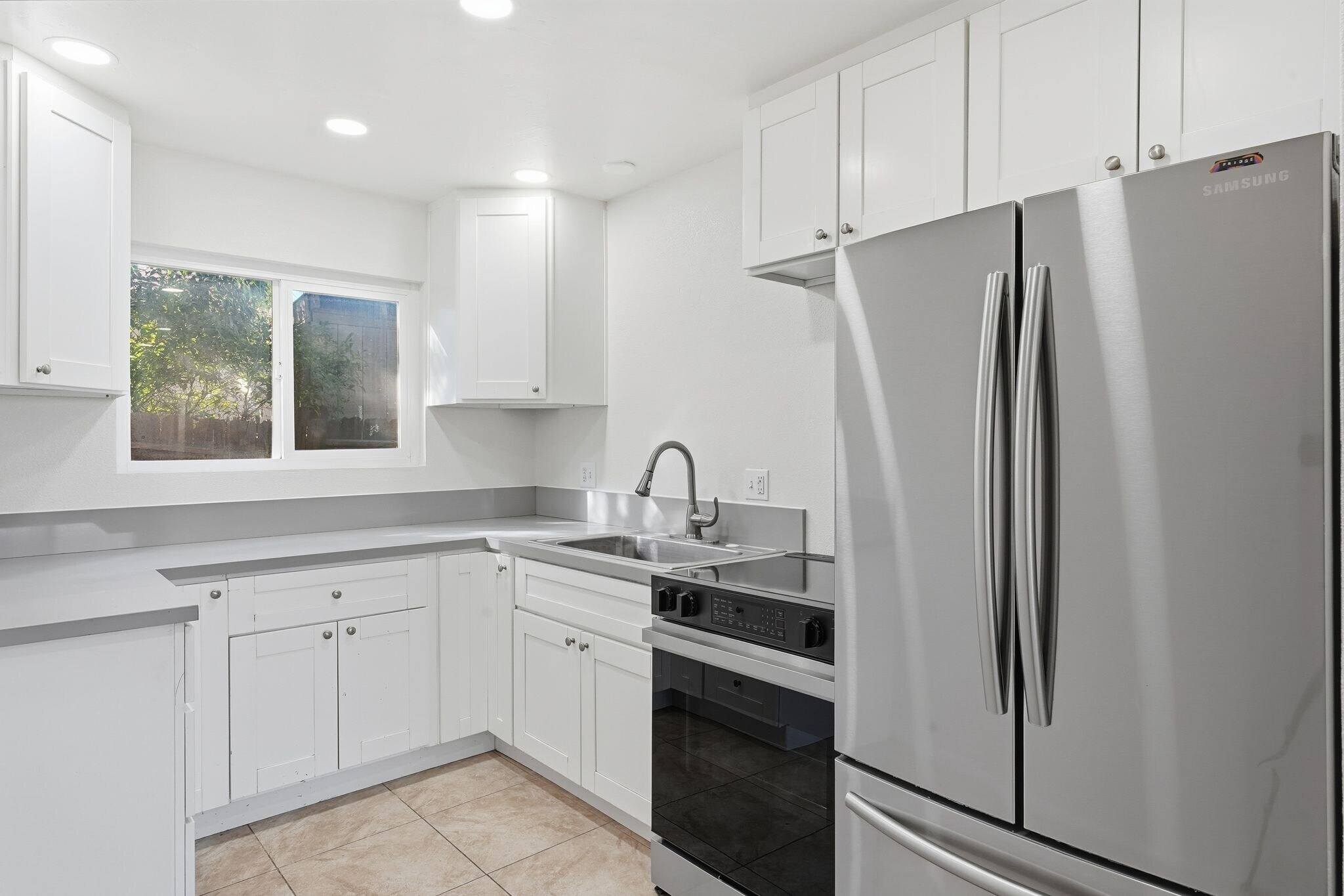 Building Photo - 12621 Lindo Ln