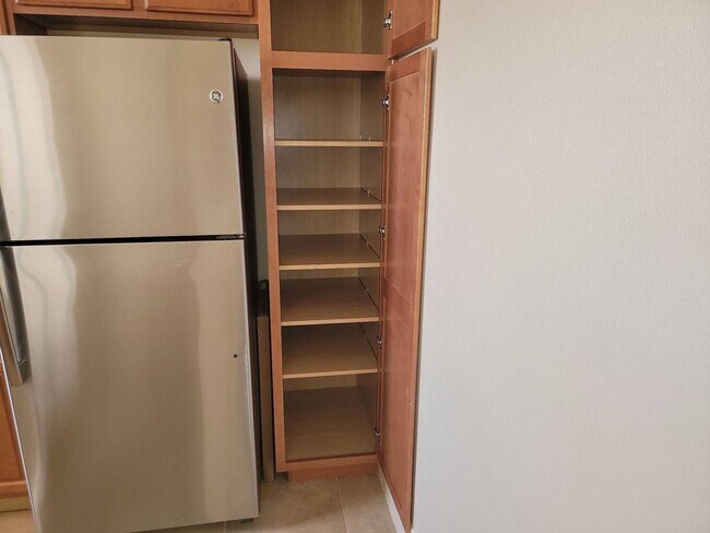 Building Photo - 4/2.5 TOWNHOME VILLA in Waterstone-Davenpo...
