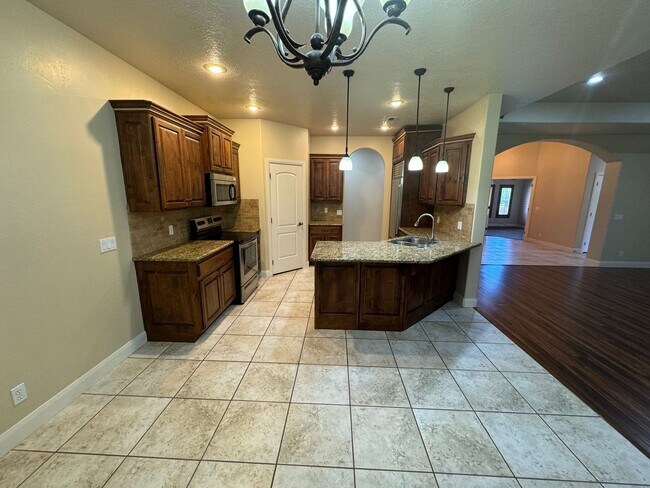 Building Photo - Great Home in LITTLE VALLEY!!!  Large yard!