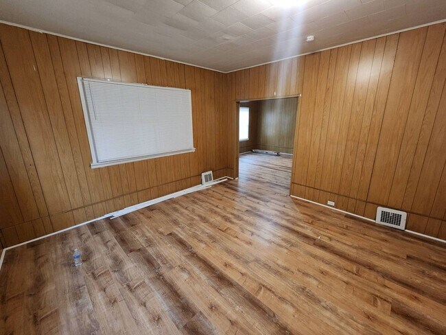 Building Photo - 4091 E 81st St