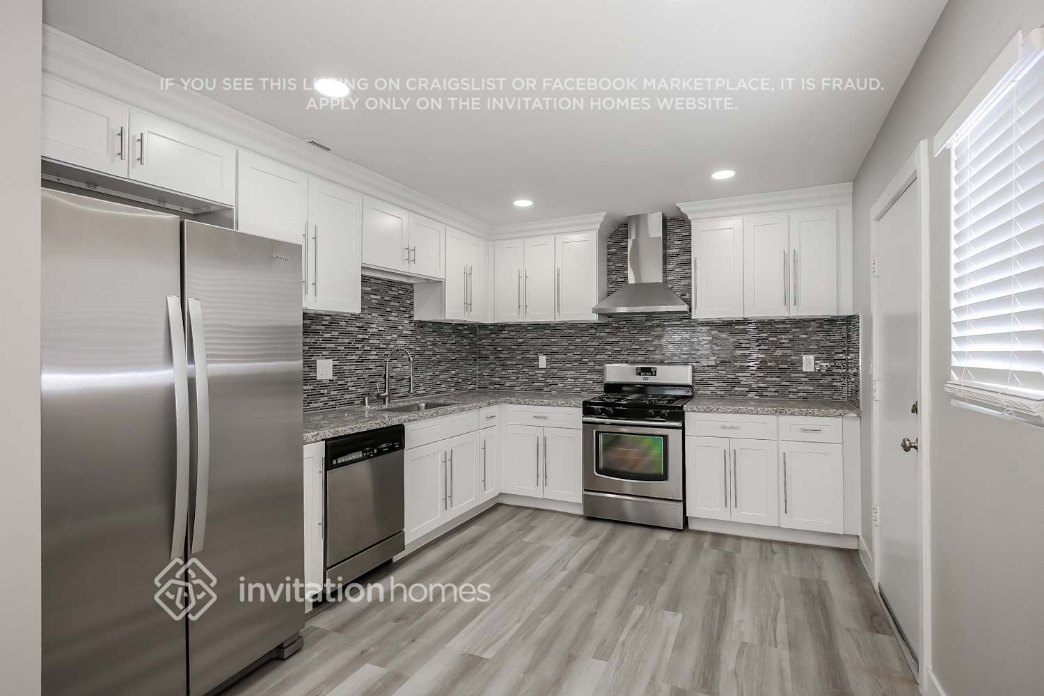 Building Photo - 2305 Saber Dr