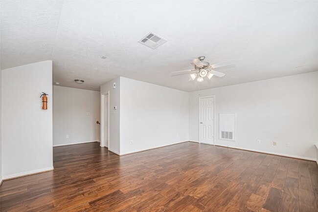 Building Photo - 1522 Olive Park