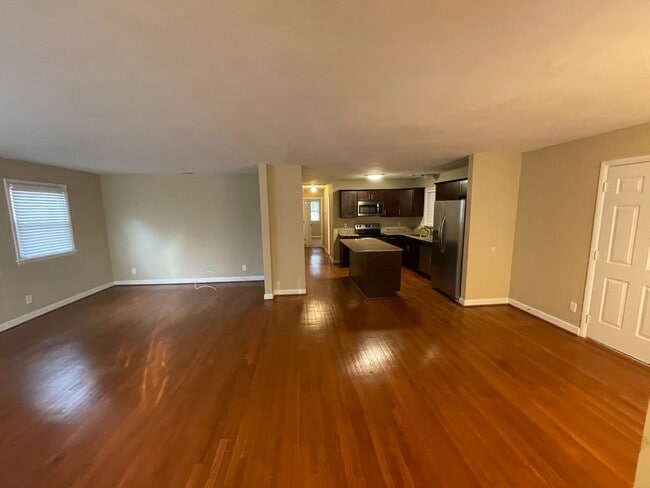 Building Photo - Great Ranch Home in Norfolk