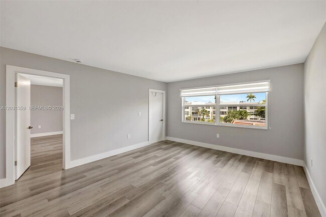 Building Photo - 6800 Royal Palm Blvd