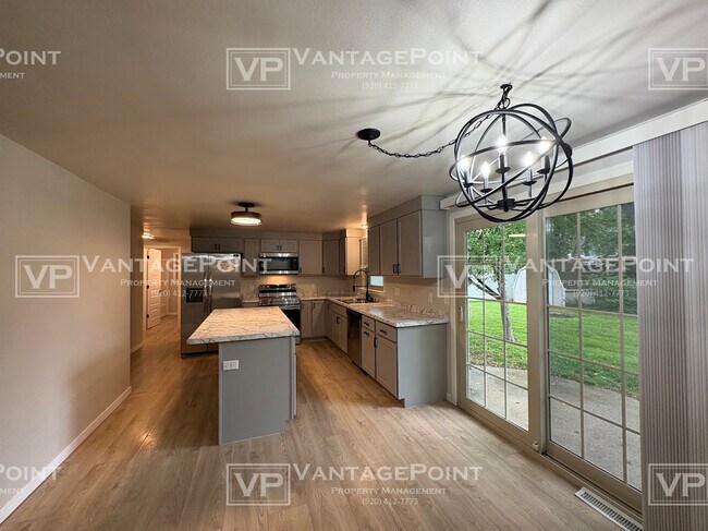 Building Photo - 1643 Birchwood Dr