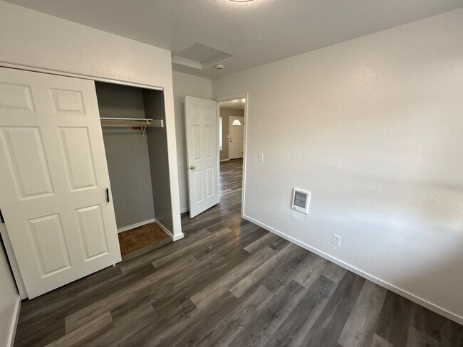 Building Photo - 1265 Poplar St
