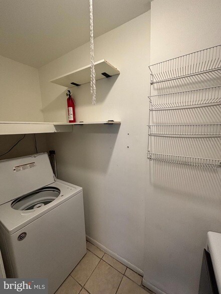 Building Photo - 612 N Shady Retreat Rd