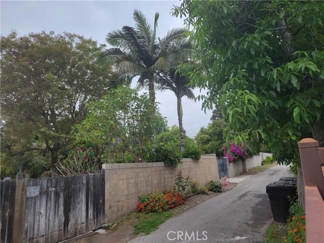 Building Photo - 539 S Michillinda Ave