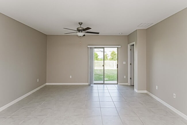 Building Photo - 5125 Dandelion St