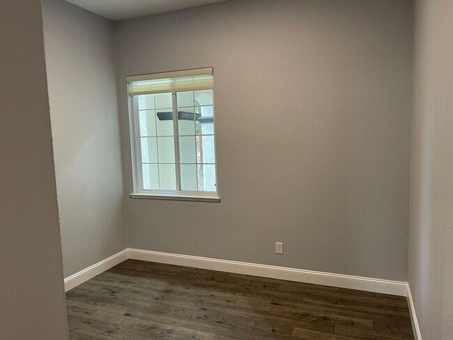 Building Photo - Immaculate 4br Pet Friendly Home in Morada