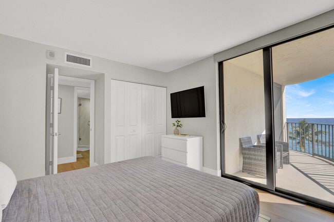 Building Photo - 5420 N Ocean Dr