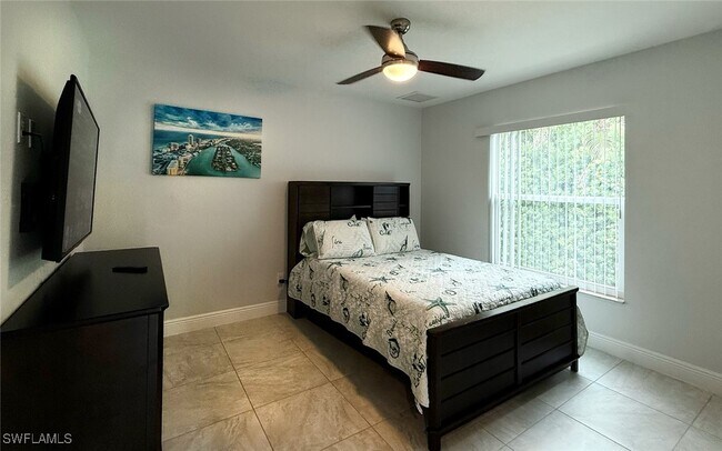 Building Photo - 131 S Bahama Ave
