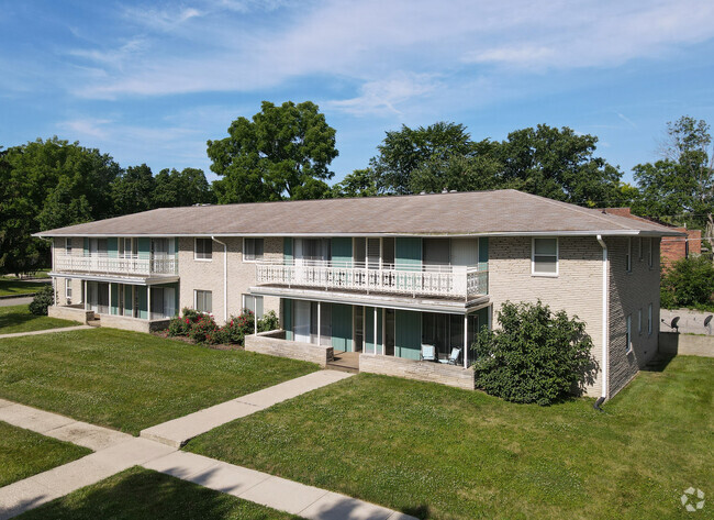112-Unit Multifamily Exterior - Park Forest Apartments