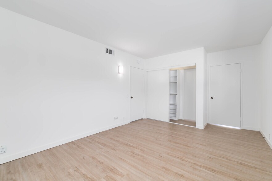 Building Photo - 1138 N Valley St