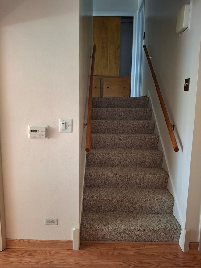 Building Photo - 10300 Pelham St