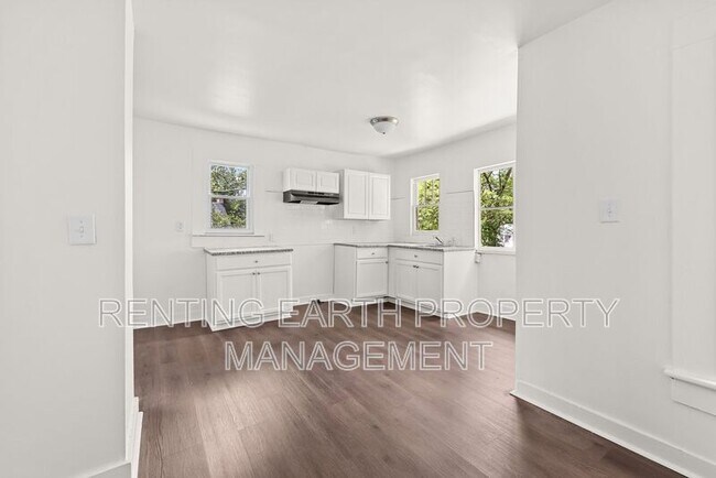 Building Photo - 601 78th St S