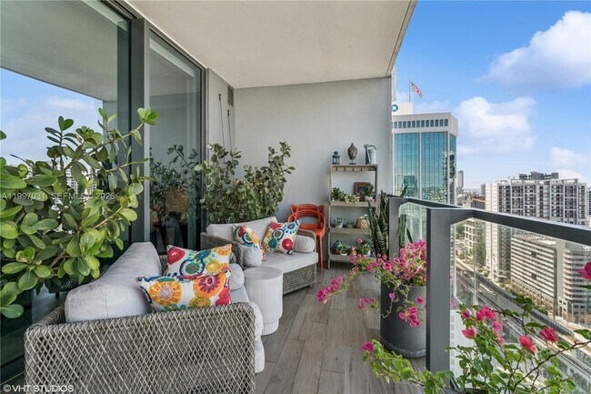 Building Photo - 88 SW 7th St