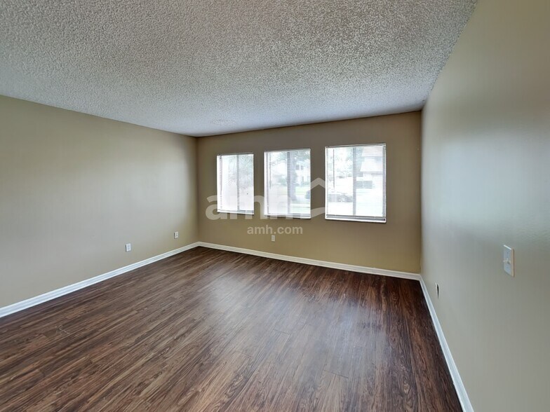 Building Photo - 4615 Tiffany Woods Cir