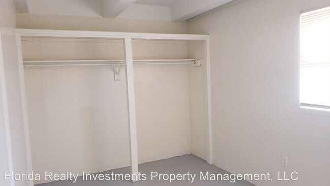 Building Photo - 825 E University Blvd