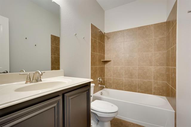 Building Photo - 4717 Hidden Pond Dr