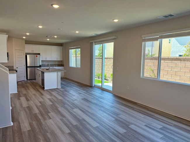 Building Photo - Brand New Luxury 2 story Home