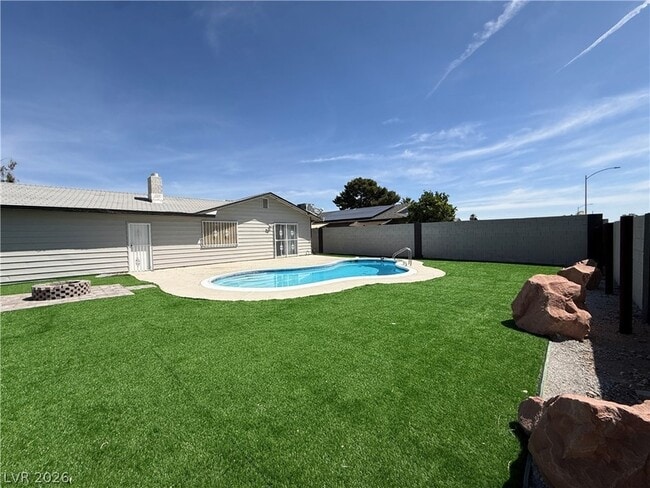 Building Photo - 6489 Bugbee Ave