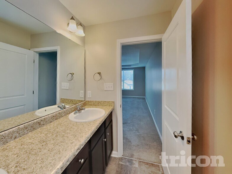 Building Photo - 496 Sherrill Farm Dr