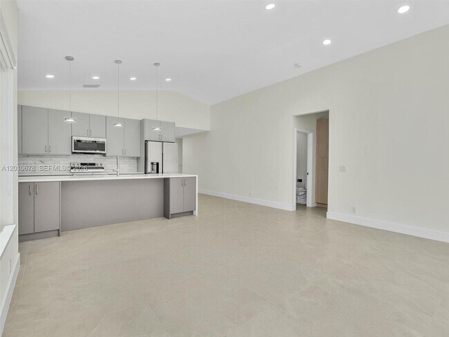 Building Photo - 3863 SW 53rd Pl