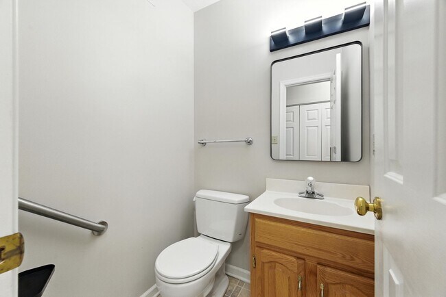 Building Photo - 39 Oneonta Drive Newport News VA 23602