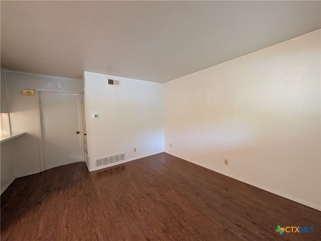 Building Photo - 165 Richter Ln
