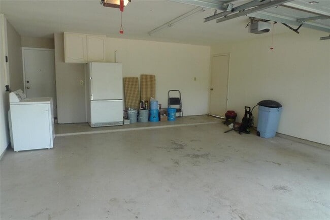 Building Photo - 14122 Bateau Dr