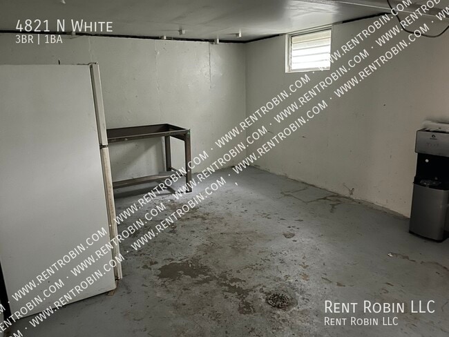Building Photo - 4821 N White-