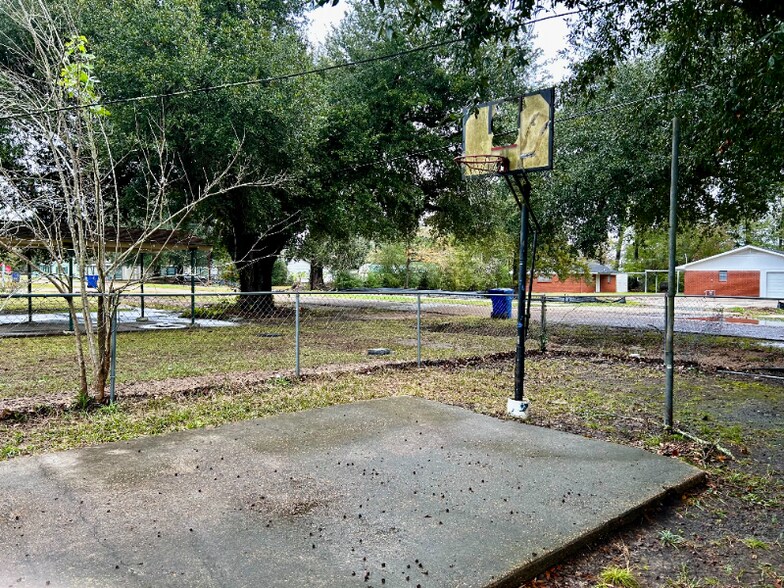 Building Photo - 107 N 4th St