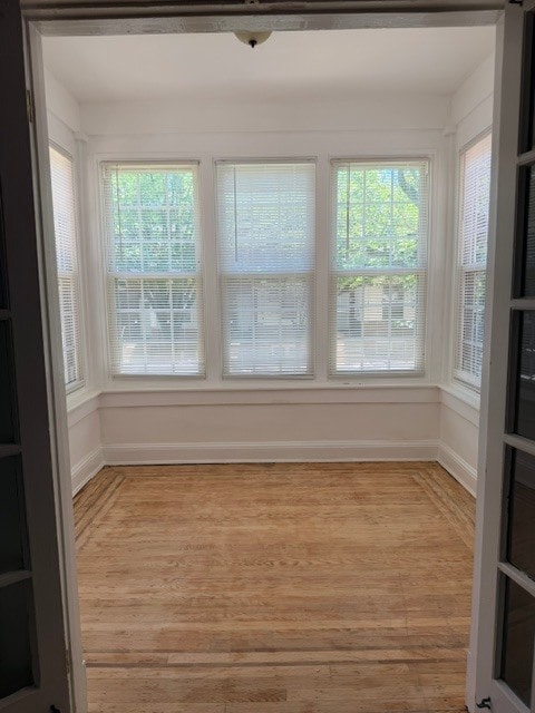 FOYER WITH DOUBLE DOORS - 2624 Garrett Ave