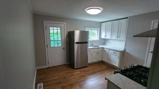 Building Photo - 441 Orwell Way