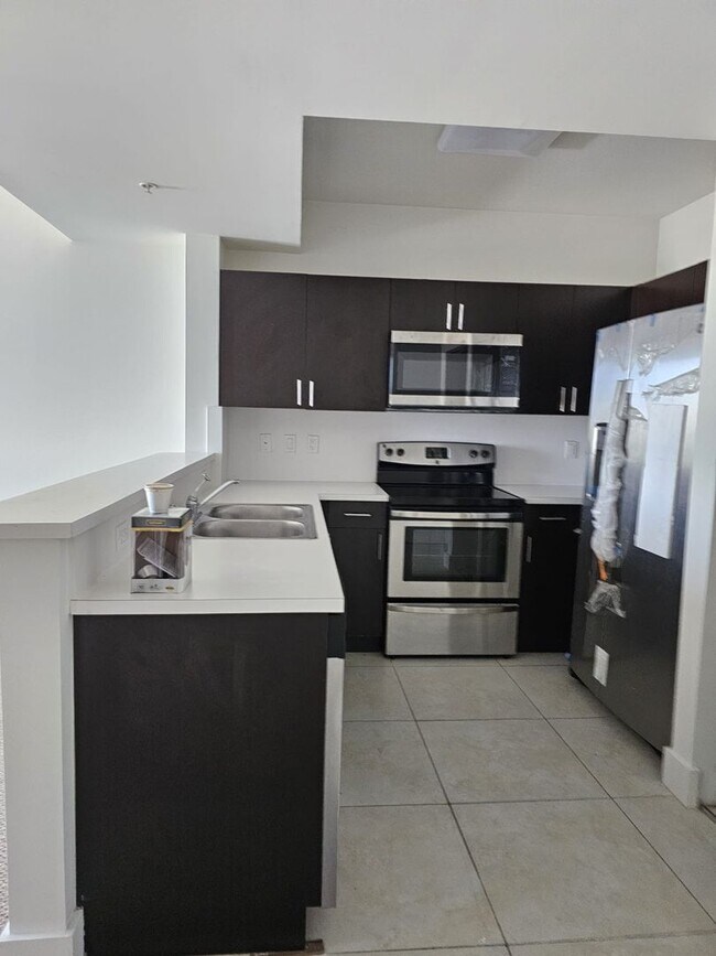 Interior Photo - 401 SW 17 th Ave, Miami, 33135