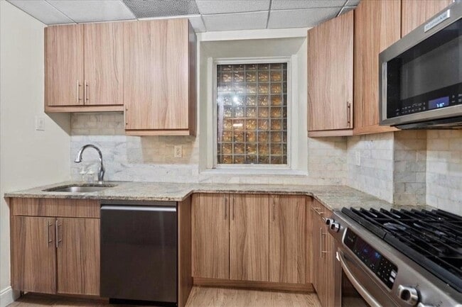 Building Photo - 186 Wayne St