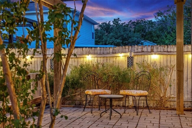 Building Photo - 8609 Claude Ct