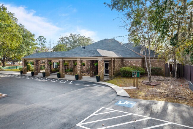 Building Photo - 777 King George Blvd