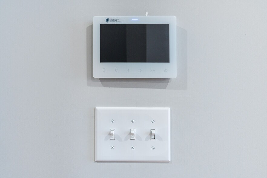 intercom and buzzer - 1331 N 17th St
