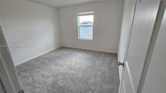 Building Photo - 5986 Pickering Dr