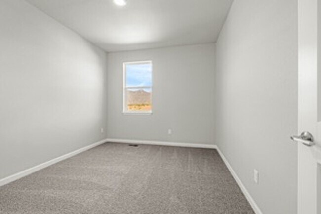 Building Photo - Brand New Luxury Townhome with Unparalleled Pikes Peak & Front Range Views