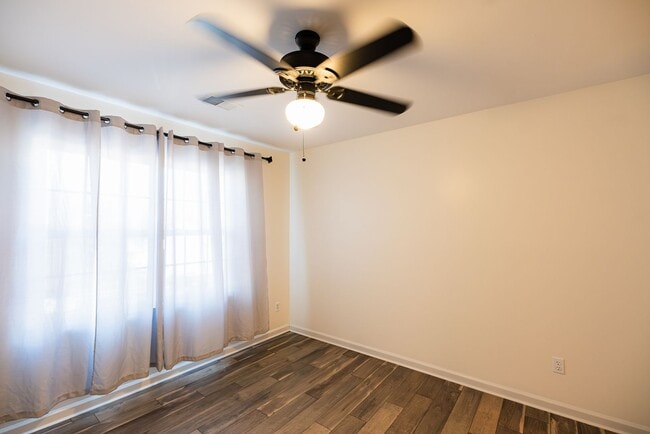 Building Photo - Beautifully updated 2-bedroom 2-bathroom townhome in NW Greensboro.